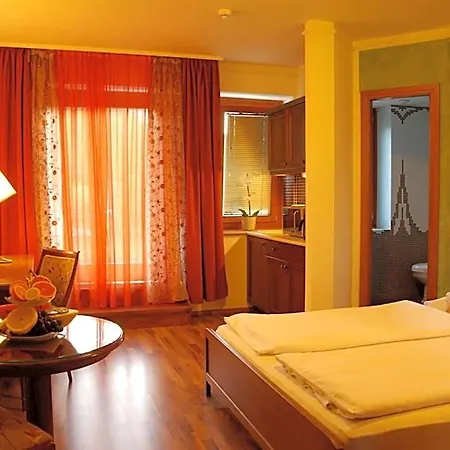 Amira Boutique Hotel Heviz Wellness & Spa-3